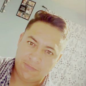 Meet your Posher, Gustavo angel